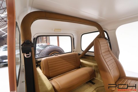 JEEP CJ7 V8 5.7 210cv Aut - Hard-top - Golden Eagle Edition