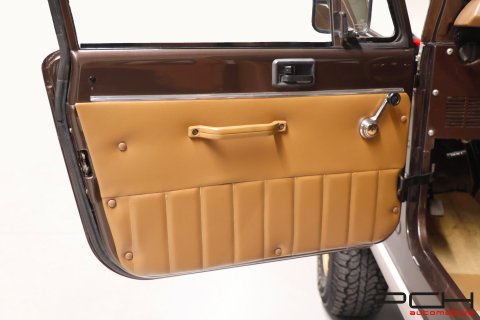 JEEP CJ7 5.7 V8 210cv Aut. + Hard-top - Golden Eagle Edition - Fully restored -