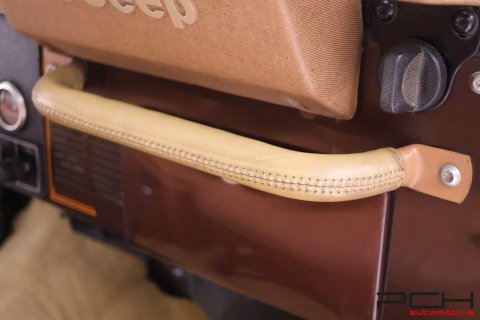 JEEP CJ7 5.7 V8 210cv Aut. + Hard-top - Golden Eagle Edition - Fully restored -