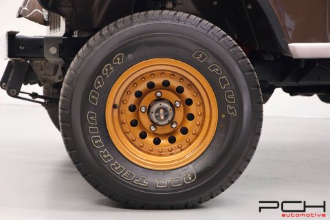 JEEP CJ7 5.7 V8 210cv Aut. + Hard-top - Golden Eagle Edition - Fully restored -