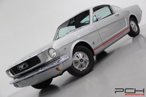 FORD Mustang Fastback GT 4.7 V8 Boîte Manuelle