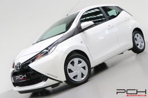 TOYOTA Aygo 1.0i VVT-i 69cv x-play Automatique