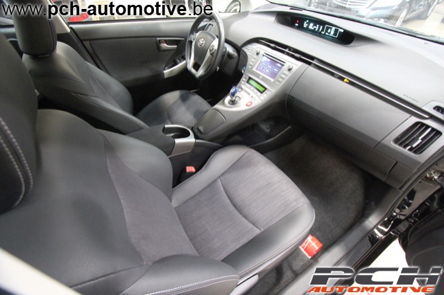 TOYOTA Prius 1.8i VVT-i Hybrid Lounge