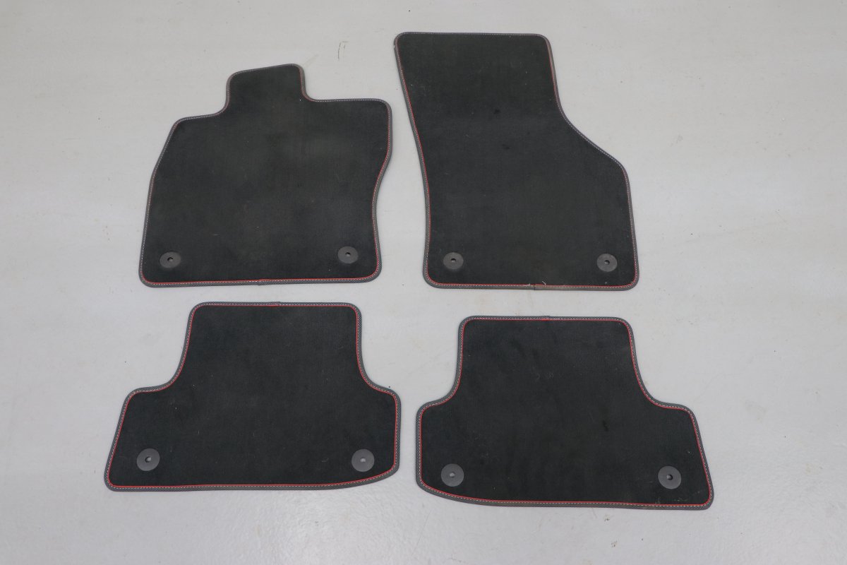 AUDI Tapis de sol en Tissu noir surpiqûres rouges pour Audi A3/S3 8V (2012-2020)