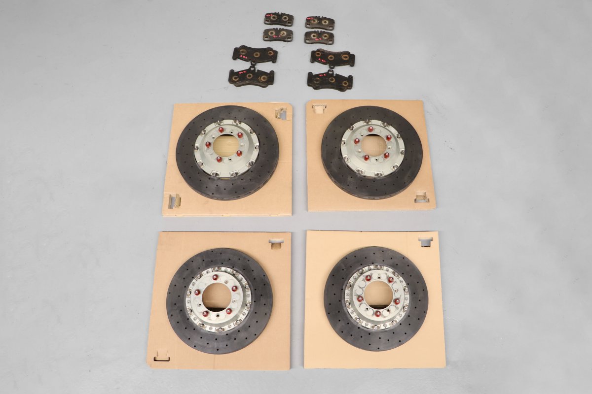 PORSCHE Disques de freins céramiques et plaquettes pour Porsche 991 GT2 RS