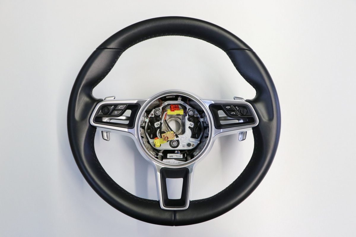 PORSCHE Volant Macan