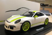 PORSCHE Miniature 1/18 911R Numérotée