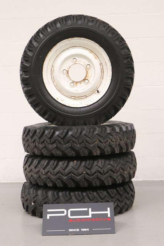 Kit jantes + pneus pour Land Rover Series